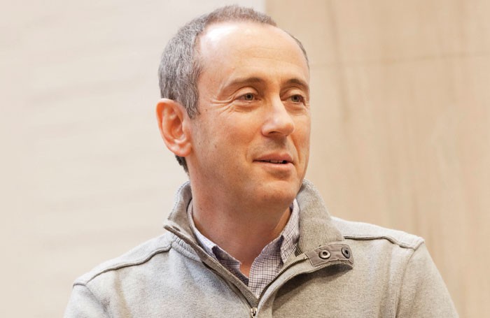 2a.-Nicholas-Hytner-in-rehearsal-credit-Johan-Persson-700x455